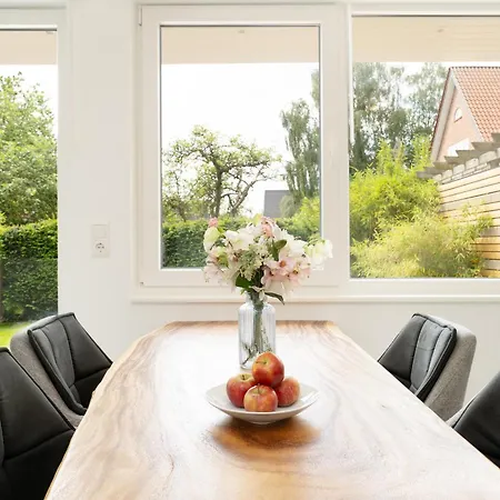 Elly's Luetten Leuchtturm Sued *